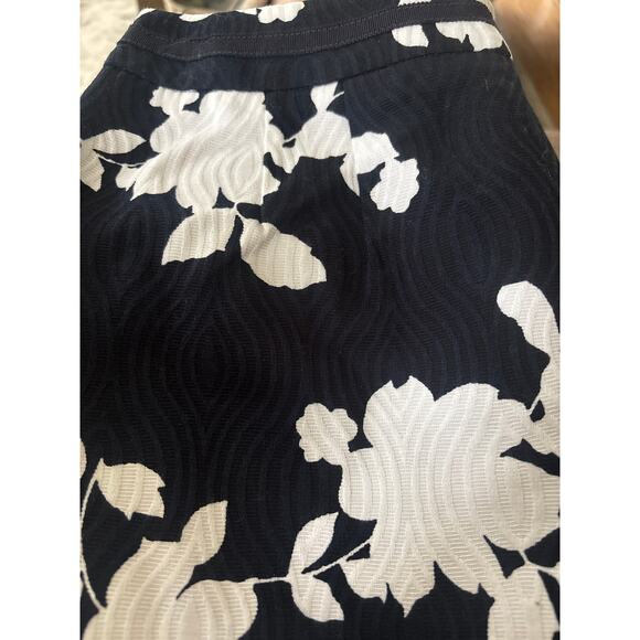 TALBOTS Womens Navy Blue Black & White Floral Pencil Skirt - Sz 8 NWOT - Picture 2 of 6